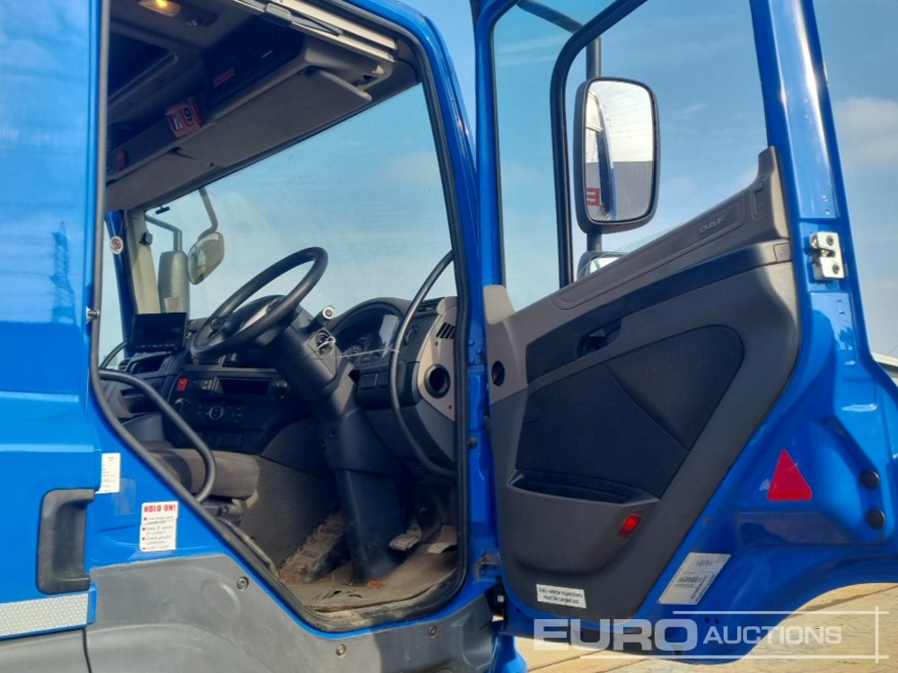 Pritsche LKW Für die Beförderung von schwere Technik 2019 DAF CF 450: das Bild 39