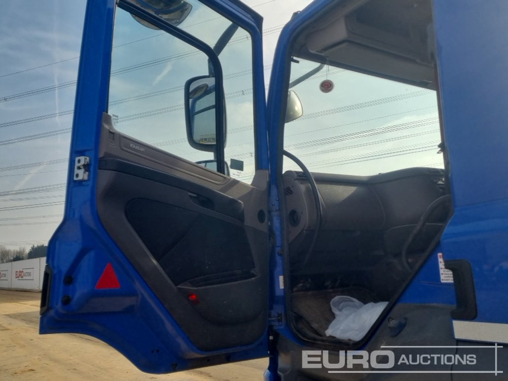 Pritsche LKW Für die Beförderung von schwere Technik 2019 DAF CF 450: das Bild 37